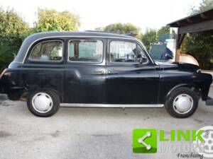 Image 4/10 of Carbodies FX 4 R London Taxi (1994)