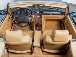 Image 17/20 of Mercedes-Benz 560 SL (1987)