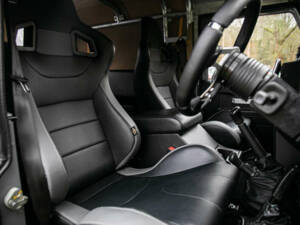 Bild 15/46 von Land Rover Defender 90 (2008)