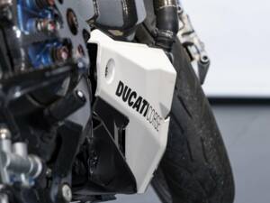 Image 27/50 of Ducati DUMMY (2010)