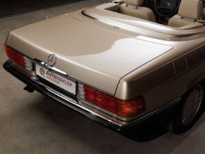 Immagine 33/71 di Mercedes-Benz 420 SL (1988)