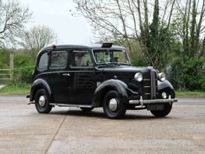 Image 30/40 of Austin FX 3 London Taxi (1957)