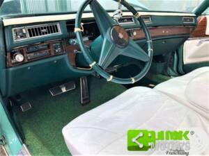 Bild 8/10 von Cadillac Coupe DeVille (1976)