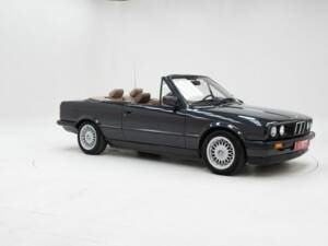 Image 3/15 of BMW 320i (1990)