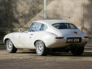 Bild 4/50 von Jaguar E-Type 4.2 (1964)