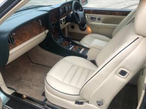 Image 13/22 of Bentley Continental R (1995)
