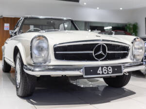 Image 9/74 of Mercedes-Benz 280 SL (1969)