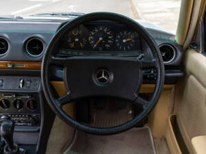Immagine 15/25 di Mercedes-Benz 280 E (1981)