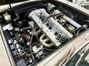 Bild 27/34 von Aston Martin DBS Vantage (1968)