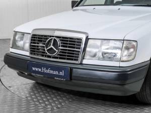 Imagen 21/50 de Mercedes-Benz 200 (1986)