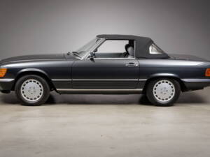 Image 14/44 of Mercedes-Benz 300 SL (1988)