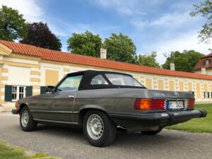 Image 68/96 of Mercedes-Benz 380 SL (1983)