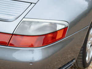Image 26/50 of Porsche 911 Carrera 4S (2003)