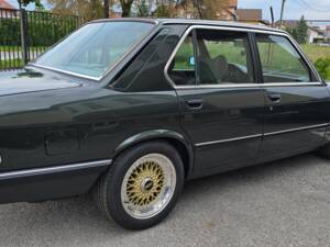 Image 2/11 of BMW 525i (1983)