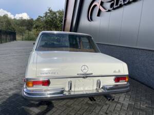 Image 6/35 of Mercedes-Benz 280 SEL 4,5 (1972)