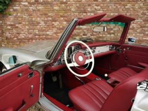 Image 31/50 of Mercedes-Benz 280 SL (1969)