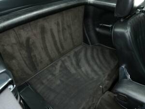 Image 17/30 of Mercedes-Benz 560 SL (1987)