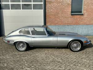 Bild 6/7 von Jaguar E-Type V12 (2+2) (1971)