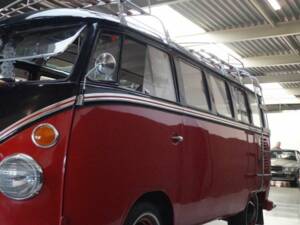 Image 43/50 of Volkswagen T1 Brasil &quot;Samba&quot; (1975)