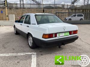 Image 7/10 of Mercedes-Benz 190 E 1.8 (1992)