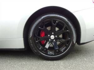 Bild 48/98 von Maserati GranTurismo 4.2 (2009)