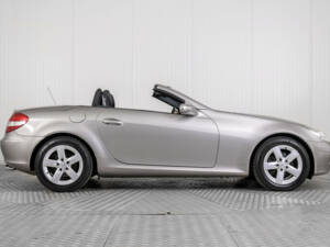 Image 11/50 of Mercedes-Benz SLK 200 Kompressor (2007)