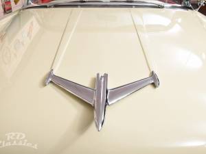 Image 36/50 of Oldsmobile 98 Starfire (1956)