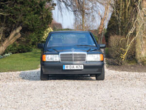 Imagen 3/15 de Mercedes-Benz 190 E (1990)