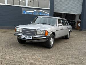 Image 4/51 of Mercedes-Benz 300 D lang (1985)