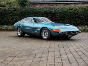 Image 49/65 of Ferrari 365 GTB&#x2F;4 Daytona (1972)