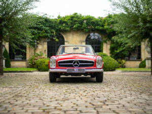 Imagen 1/54 de Mercedes-Benz 280 SL (1968)