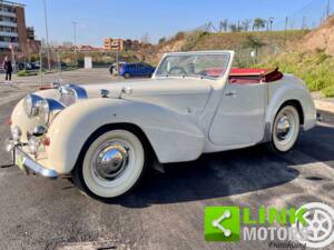Image 4/10 de Triumph Dolomite 2-Litre (1942)