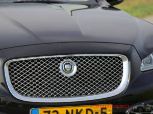 Afbeelding 21/47 van Jaguar XJ 5.0 (2010)