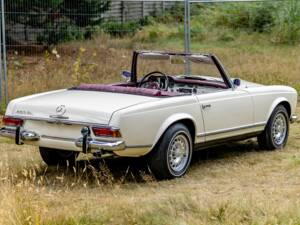 Image 3/46 of Mercedes-Benz 250 SL (1967)