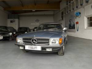 Immagine 1/33 di Mercedes-Benz 500 SL (1985)