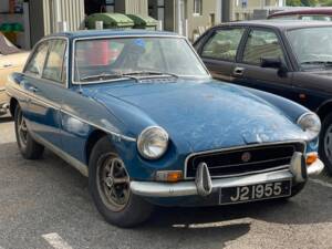 Image 2/11 of MG MGB GT (1972)