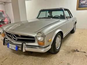 Image 2/7 of Mercedes-Benz 280 SL (1968)