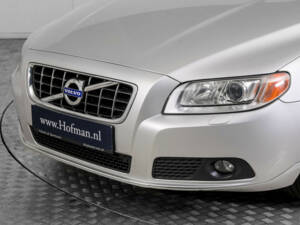 Image 18/50 de Volvo V70 D3 (2010)