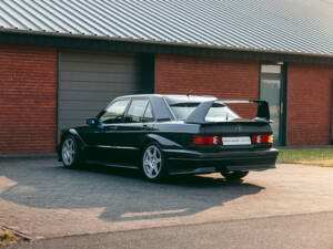 Image 3/15 de Mercedes-Benz 190 E 2.5-16 Evolution II (1990)