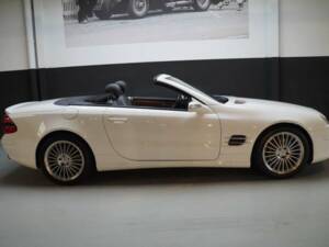 Image 2/50 of Mercedes-Benz SL 500 (2005)