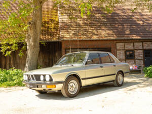 Image 6/63 of BMW 528i (1984)
