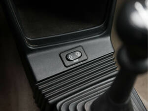 Image 17/29 of Saab 900 2.0i 16V (1993)
