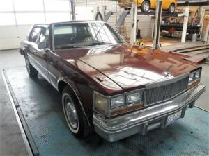 Image 14/49 of Cadillac Seville Sedan 6.0L (1979)