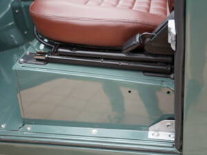 Bild 12/37 von Land Rover 90 (1987)