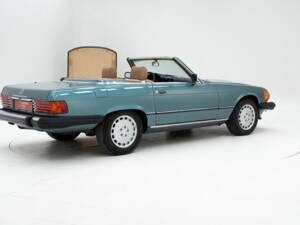 Image 2/15 of Mercedes-Benz 560 SL (1987)