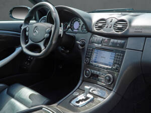 Image 8/19 of Mercedes-Benz CLK 63 AMG Black Series (2007)