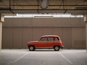Image 3/100 of Renault R 4 (1964)