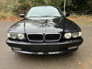 Image 17/50 de BMW 735i (2001)