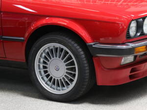 Image 17/26 de BMW 325e (1987)