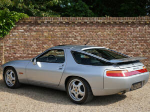Immagine 39/50 di Porsche 928 GTS (1993)